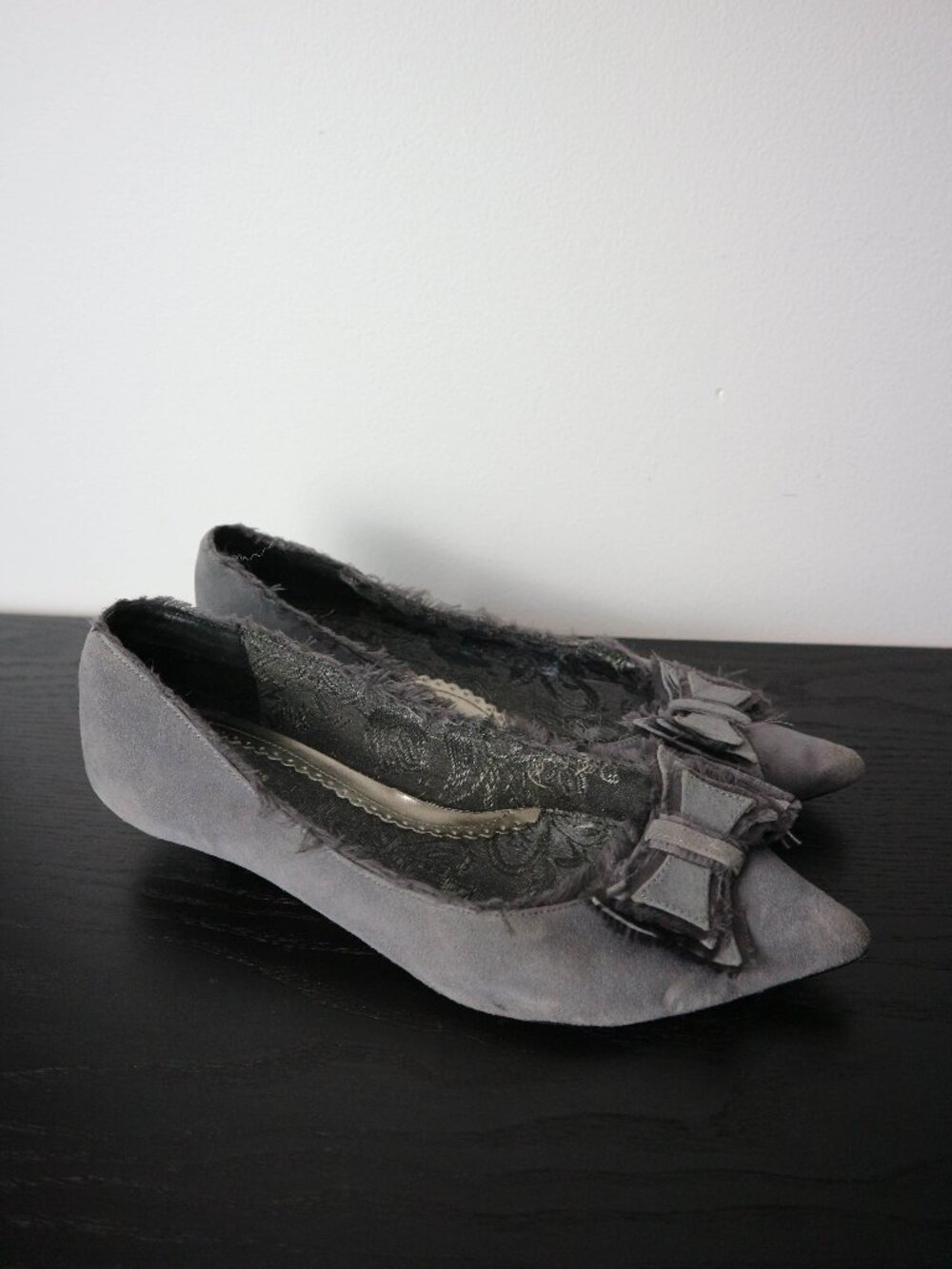 Seychelles Womens Grey Bow Kitten Heels  Size 7.5